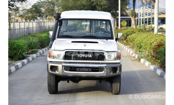 Buy Import Toyota Land Cruiser White Car in Import - Dubai in Abhasia Buy Import Toyota Land Cruiser White Car in Import - Dubai in Abhasia