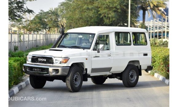Buy Import Toyota Land Cruiser White Car in Import - Dubai in Abhasia Buy Import Toyota Land Cruiser White Car in Import - Dubai in Abhasia
