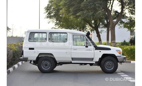 Buy Import Toyota Land Cruiser White Car in Import - Dubai in Abhasia Buy Import Toyota Land Cruiser White Car in Import - Dubai in Abhasia