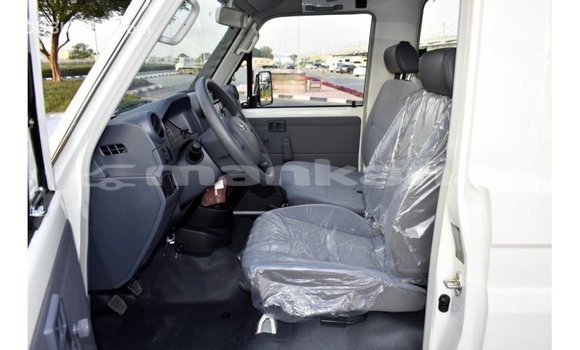 Buy Import Toyota Land Cruiser White Car in Import - Dubai in Abhasia Buy Import Toyota Land Cruiser White Car in Import - Dubai in Abhasia