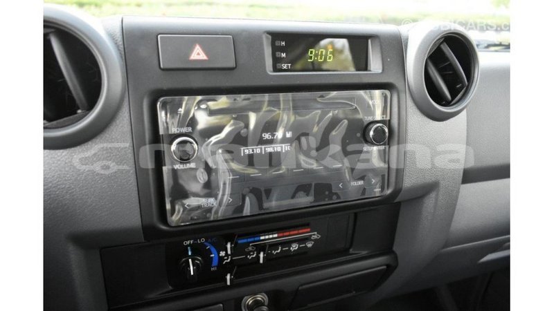 Big with watermark toyota land cruiser abhasia import dubai 2205