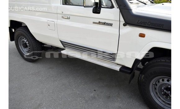 Buy Import Toyota Land Cruiser White Car in Import - Dubai in Abhasia Buy Import Toyota Land Cruiser White Car in Import - Dubai in Abhasia