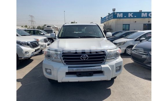 Buy Import Toyota Land Cruiser White Car in Import - Dubai in Abhasia Buy Import Toyota Land Cruiser White Car in Import - Dubai in Abhasia