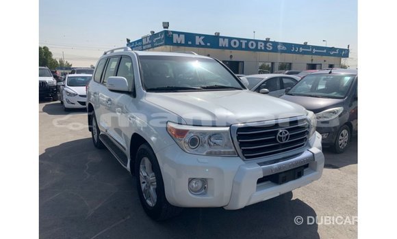 Buy Import Toyota Land Cruiser White Car in Import - Dubai in Abhasia Buy Import Toyota Land Cruiser White Car in Import - Dubai in Abhasia