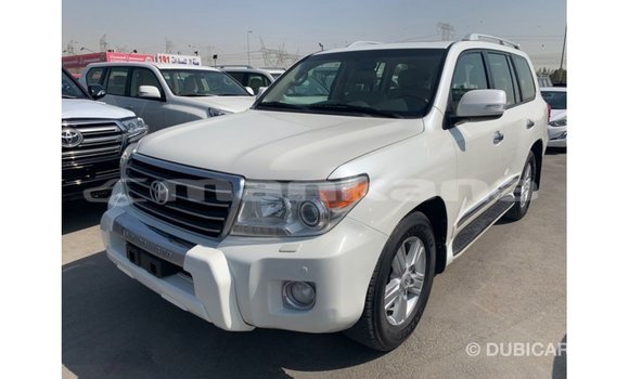 Buy Import Toyota Land Cruiser White Car in Import - Dubai in Abhasia Buy Import Toyota Land Cruiser White Car in Import - Dubai in Abhasia