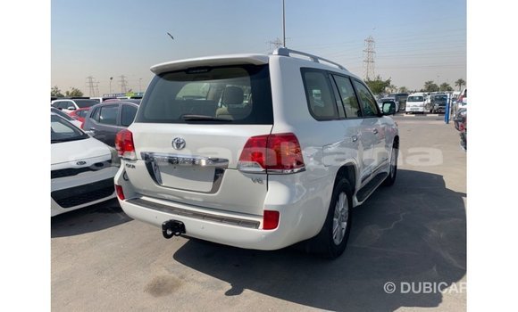 Buy Import Toyota Land Cruiser White Car in Import - Dubai in Abhasia Buy Import Toyota Land Cruiser White Car in Import - Dubai in Abhasia