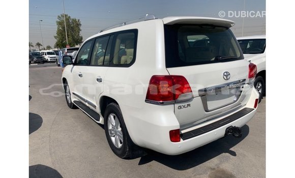 Buy Import Toyota Land Cruiser White Car in Import - Dubai in Abhasia Buy Import Toyota Land Cruiser White Car in Import - Dubai in Abhasia