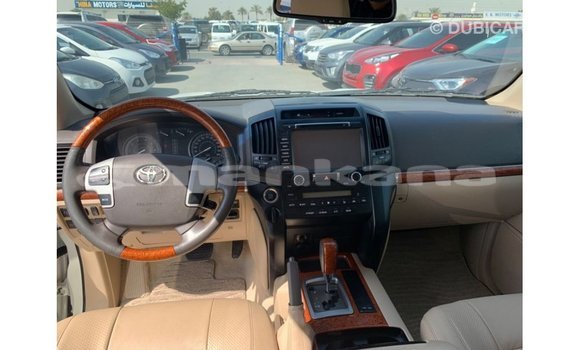Buy Import Toyota Land Cruiser White Car in Import - Dubai in Abhasia Buy Import Toyota Land Cruiser White Car in Import - Dubai in Abhasia