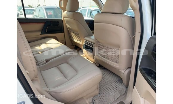 Buy Import Toyota Land Cruiser White Car in Import - Dubai in Abhasia Buy Import Toyota Land Cruiser White Car in Import - Dubai in Abhasia