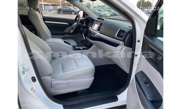 Buy Import Toyota Highlander White Car in Import - Dubai in Abhasia Buy Import Toyota Highlander White Car in Import - Dubai in Abhasia