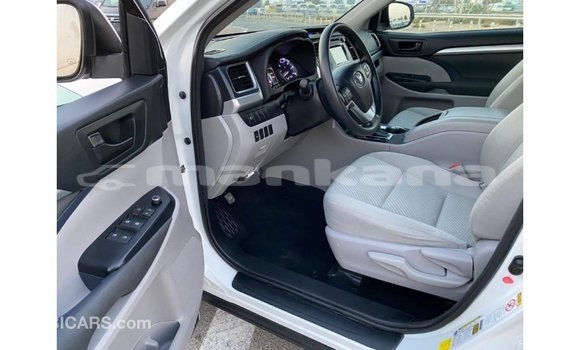 Buy Import Toyota Highlander White Car in Import - Dubai in Abhasia Buy Import Toyota Highlander White Car in Import - Dubai in Abhasia