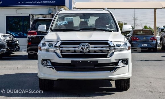 Buy Import Toyota Land Cruiser White Car in Import - Dubai in Abhasia Buy Import Toyota Land Cruiser White Car in Import - Dubai in Abhasia