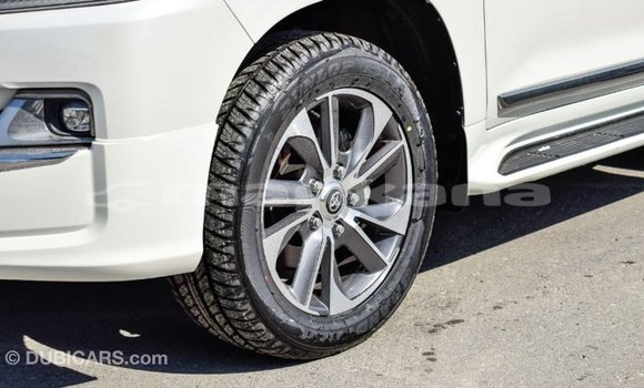 Buy Import Toyota Land Cruiser White Car in Import - Dubai in Abhasia Buy Import Toyota Land Cruiser White Car in Import - Dubai in Abhasia