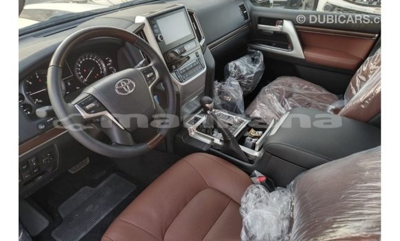 Buy Import Toyota Land Cruiser White Car in Import - Dubai in Abhasia Buy Import Toyota Land Cruiser White Car in Import - Dubai in Abhasia
