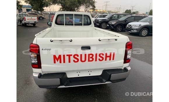 Buy Import Mitsubishi L200 White Car in Import - Dubai in Abhasia Buy Import Mitsubishi L200 White Car in Import - Dubai in Abhasia