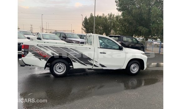 Buy Import Mitsubishi L200 White Car in Import - Dubai in Abhasia Buy Import Mitsubishi L200 White Car in Import - Dubai in Abhasia
