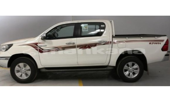 Buy Import Toyota Hilux White Car in Import - Dubai in Abhasia Buy Import Toyota Hilux White Car in Import - Dubai in Abhasia