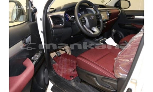 Buy Import Toyota Hilux White Car in Import - Dubai in Abhasia Buy Import Toyota Hilux White Car in Import - Dubai in Abhasia