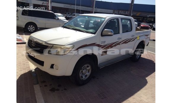 Buy Import Toyota Hilux White Car in Import - Dubai in Abhasia Buy Import Toyota Hilux White Car in Import - Dubai in Abhasia