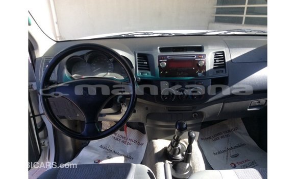 Buy Import Toyota Hilux White Car in Import - Dubai in Abhasia Buy Import Toyota Hilux White Car in Import - Dubai in Abhasia