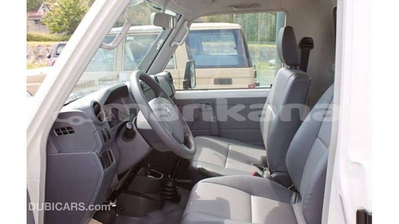 Big with watermark toyota land cruiser abhasia import dubai 2322