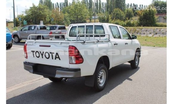 Buy Import Toyota Hilux White Car in Import - Dubai in Abhasia Buy Import Toyota Hilux White Car in Import - Dubai in Abhasia