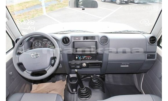 Buy Import Toyota Land Cruiser White Car in Import - Dubai in Abhasia Buy Import Toyota Land Cruiser White Car in Import - Dubai in Abhasia