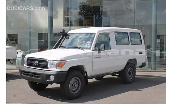Buy Import Toyota Land Cruiser White Car in Import - Dubai in Abhasia Buy Import Toyota Land Cruiser White Car in Import - Dubai in Abhasia