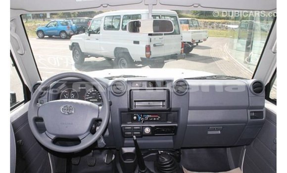 Buy Import Toyota Land Cruiser White Car in Import - Dubai in Abhasia Buy Import Toyota Land Cruiser White Car in Import - Dubai in Abhasia