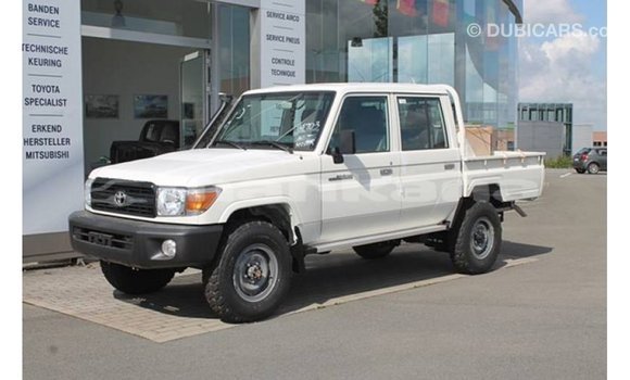 Buy Import Toyota Land Cruiser White Car in Import - Dubai in Abhasia Buy Import Toyota Land Cruiser White Car in Import - Dubai in Abhasia