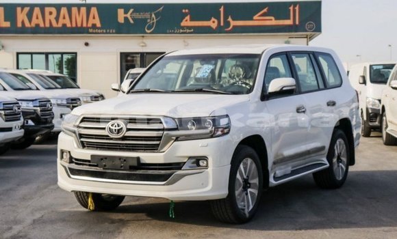 Buy Import Toyota Land Cruiser White Car in Import - Dubai in Abhasia Buy Import Toyota Land Cruiser White Car in Import - Dubai in Abhasia