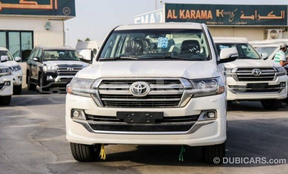 Buy Import Toyota Land Cruiser White Car in Import - Dubai in Abhasia Buy Import Toyota Land Cruiser White Car in Import - Dubai in Abhasia