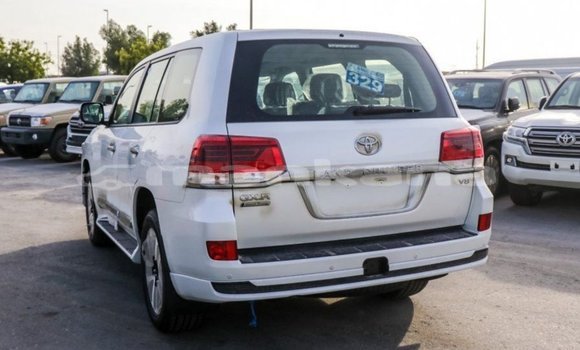 Buy Import Toyota Land Cruiser White Car in Import - Dubai in Abhasia Buy Import Toyota Land Cruiser White Car in Import - Dubai in Abhasia