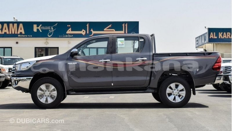 Big with watermark toyota hilux abhasia import dubai 2354