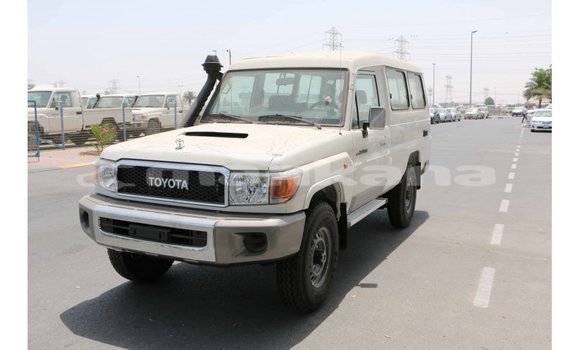 Buy Import Toyota Land Cruiser White Car in Import - Dubai in Abhasia Buy Import Toyota Land Cruiser White Car in Import - Dubai in Abhasia