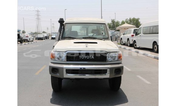Buy Import Toyota Land Cruiser White Car in Import - Dubai in Abhasia Buy Import Toyota Land Cruiser White Car in Import - Dubai in Abhasia