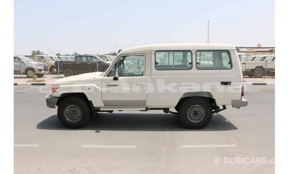 Buy Import Toyota Land Cruiser White Car in Import - Dubai in Abhasia Buy Import Toyota Land Cruiser White Car in Import - Dubai in Abhasia