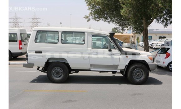 Buy Import Toyota Land Cruiser White Car in Import - Dubai in Abhasia Buy Import Toyota Land Cruiser White Car in Import - Dubai in Abhasia