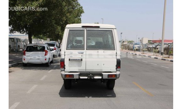 Buy Import Toyota Land Cruiser White Car in Import - Dubai in Abhasia Buy Import Toyota Land Cruiser White Car in Import - Dubai in Abhasia