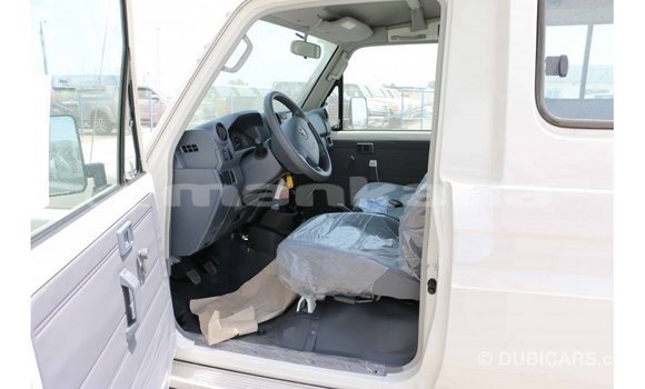 Buy Import Toyota Land Cruiser White Car in Import - Dubai in Abhasia Buy Import Toyota Land Cruiser White Car in Import - Dubai in Abhasia