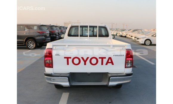 Buy Import Toyota Hilux White Car in Import - Dubai in Abhasia Buy Import Toyota Hilux White Car in Import - Dubai in Abhasia