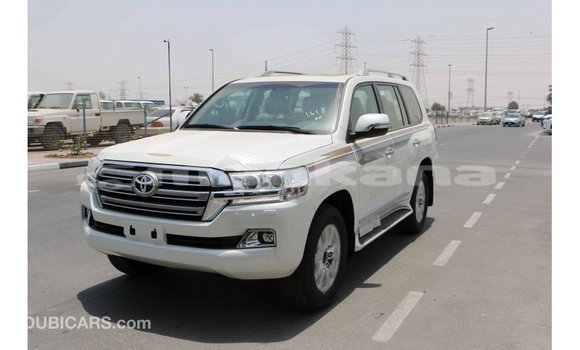 Buy Import Toyota Land Cruiser White Car in Import - Dubai in Abhasia Buy Import Toyota Land Cruiser White Car in Import - Dubai in Abhasia