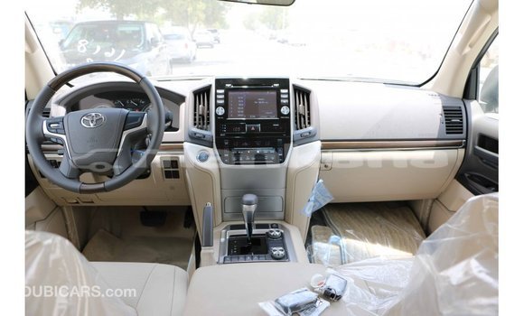 Buy Import Toyota Land Cruiser White Car in Import - Dubai in Abhasia Buy Import Toyota Land Cruiser White Car in Import - Dubai in Abhasia