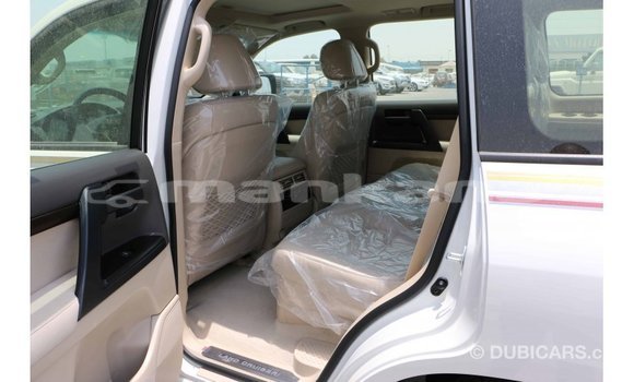 Buy Import Toyota Land Cruiser White Car in Import - Dubai in Abhasia Buy Import Toyota Land Cruiser White Car in Import - Dubai in Abhasia