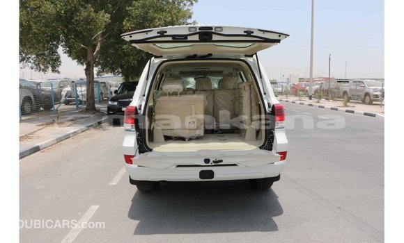 Buy Import Toyota Land Cruiser White Car in Import - Dubai in Abhasia Buy Import Toyota Land Cruiser White Car in Import - Dubai in Abhasia