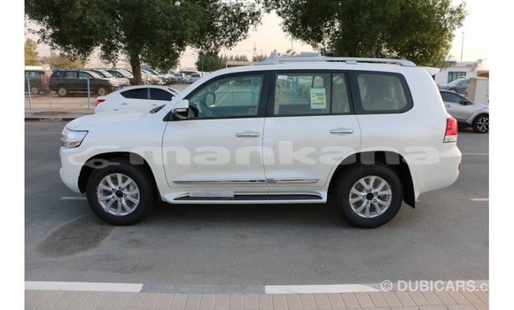 Buy Import Toyota Land Cruiser White Car in Import - Dubai in Abhasia Buy Import Toyota Land Cruiser White Car in Import - Dubai in Abhasia