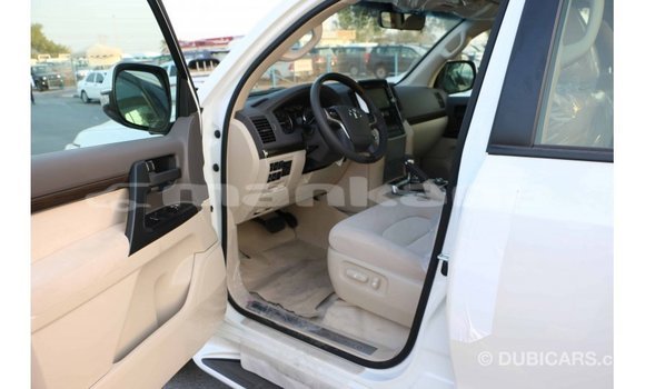 Buy Import Toyota Land Cruiser White Car in Import - Dubai in Abhasia Buy Import Toyota Land Cruiser White Car in Import - Dubai in Abhasia