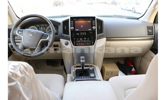 Buy Import Toyota Land Cruiser White Car in Import - Dubai in Abhasia Buy Import Toyota Land Cruiser White Car in Import - Dubai in Abhasia