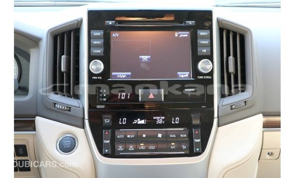 Buy Import Toyota Land Cruiser White Car in Import - Dubai in Abhasia Buy Import Toyota Land Cruiser White Car in Import - Dubai in Abhasia