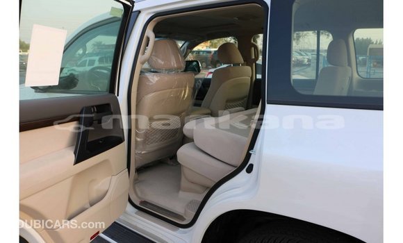 Buy Import Toyota Land Cruiser White Car in Import - Dubai in Abhasia Buy Import Toyota Land Cruiser White Car in Import - Dubai in Abhasia